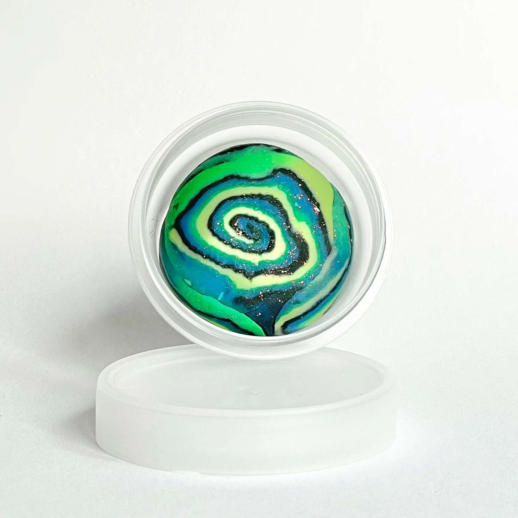Noonchi Bio-Knete, Space