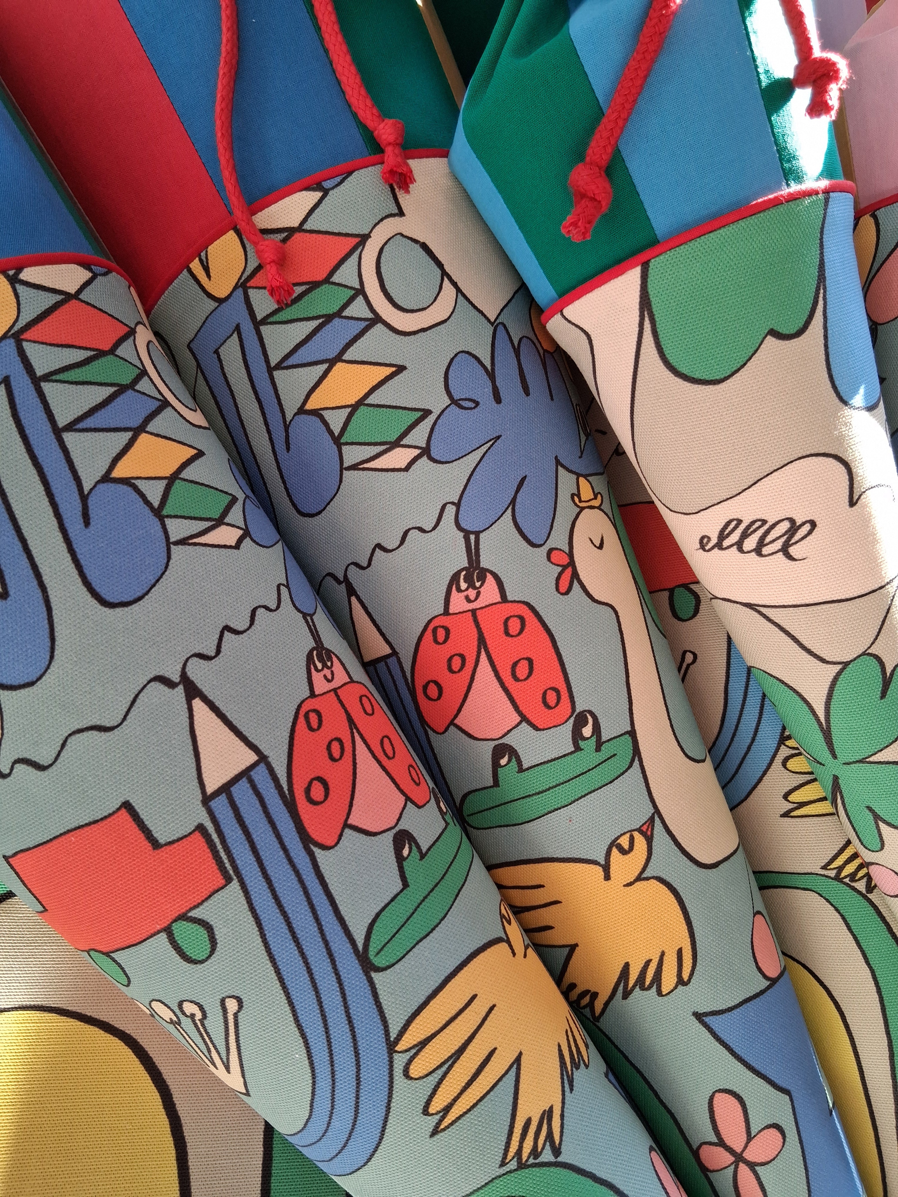 Große Schultüte "Cool For School" Olyatikh x Little Planet, Petrol/Blau, Grün