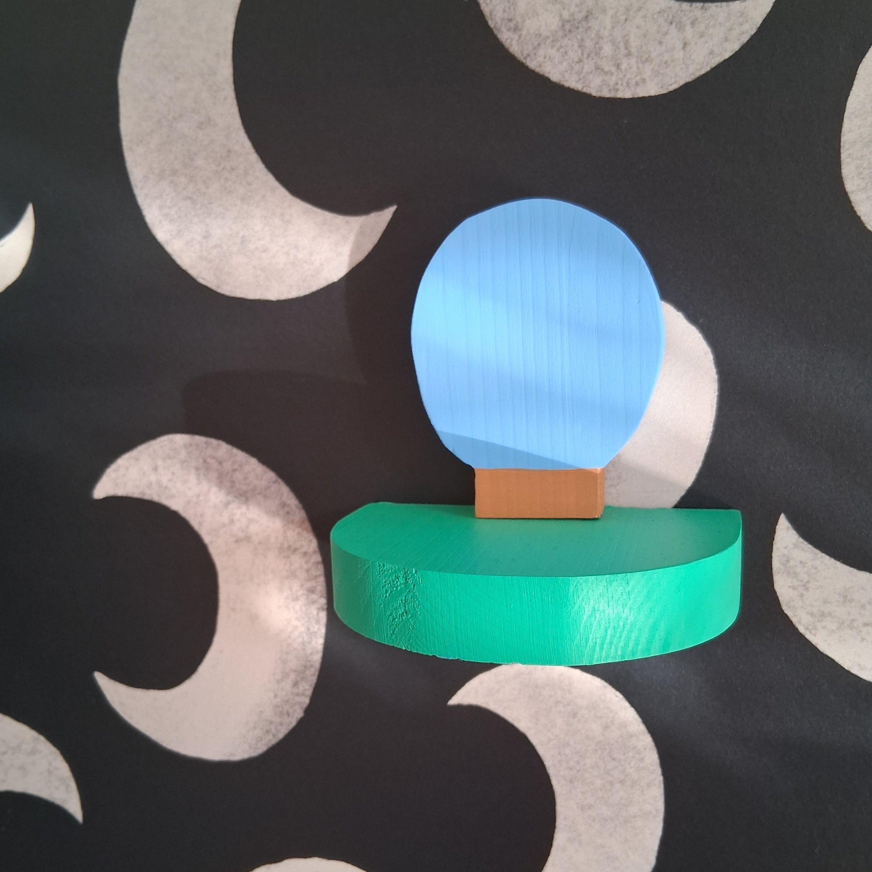 Little Something Shelf by Studio Oi