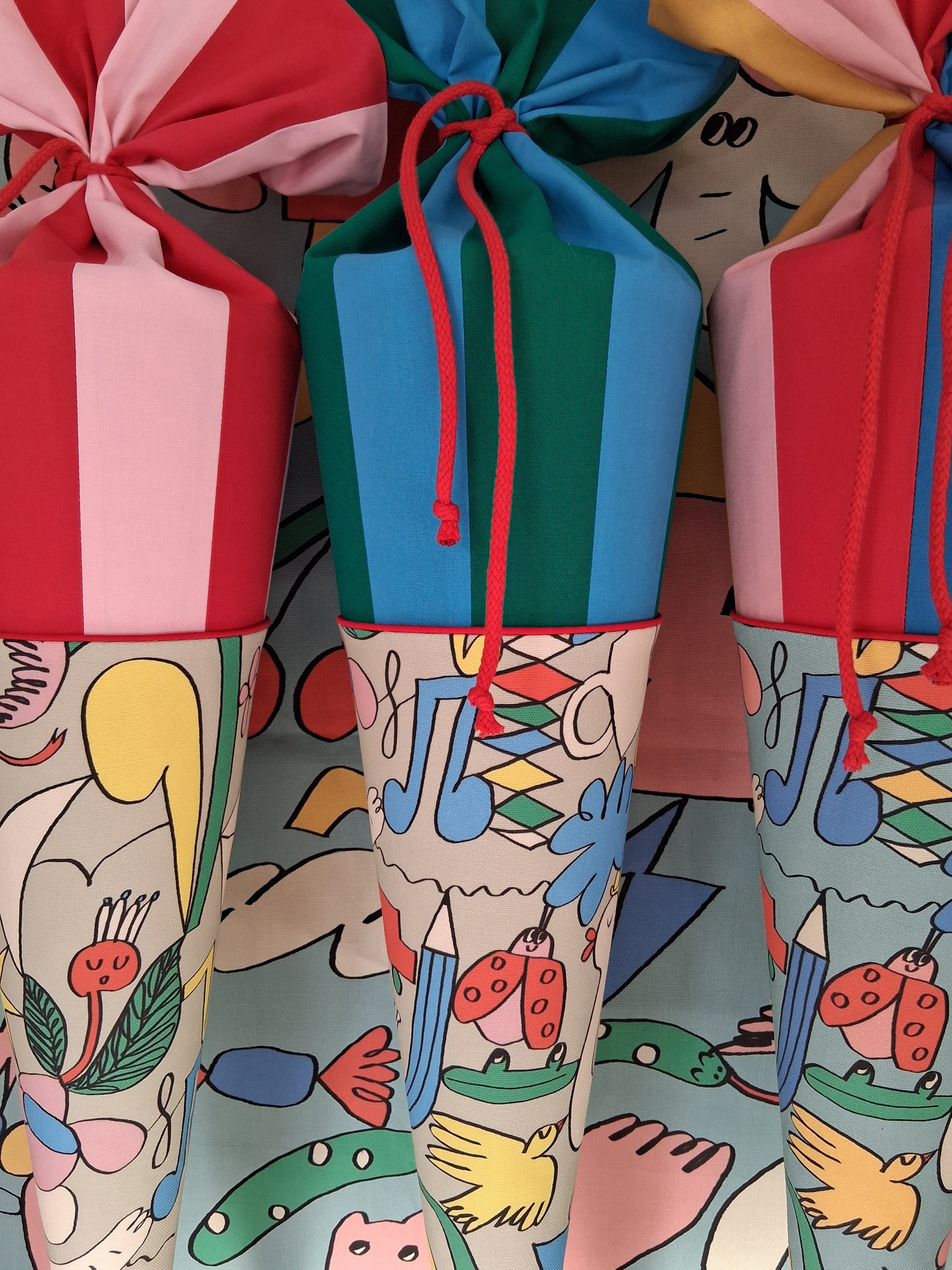 Große Schultüte "Cool For School" Olyatikh x Little Planet, Grau/ Türkis, Grün