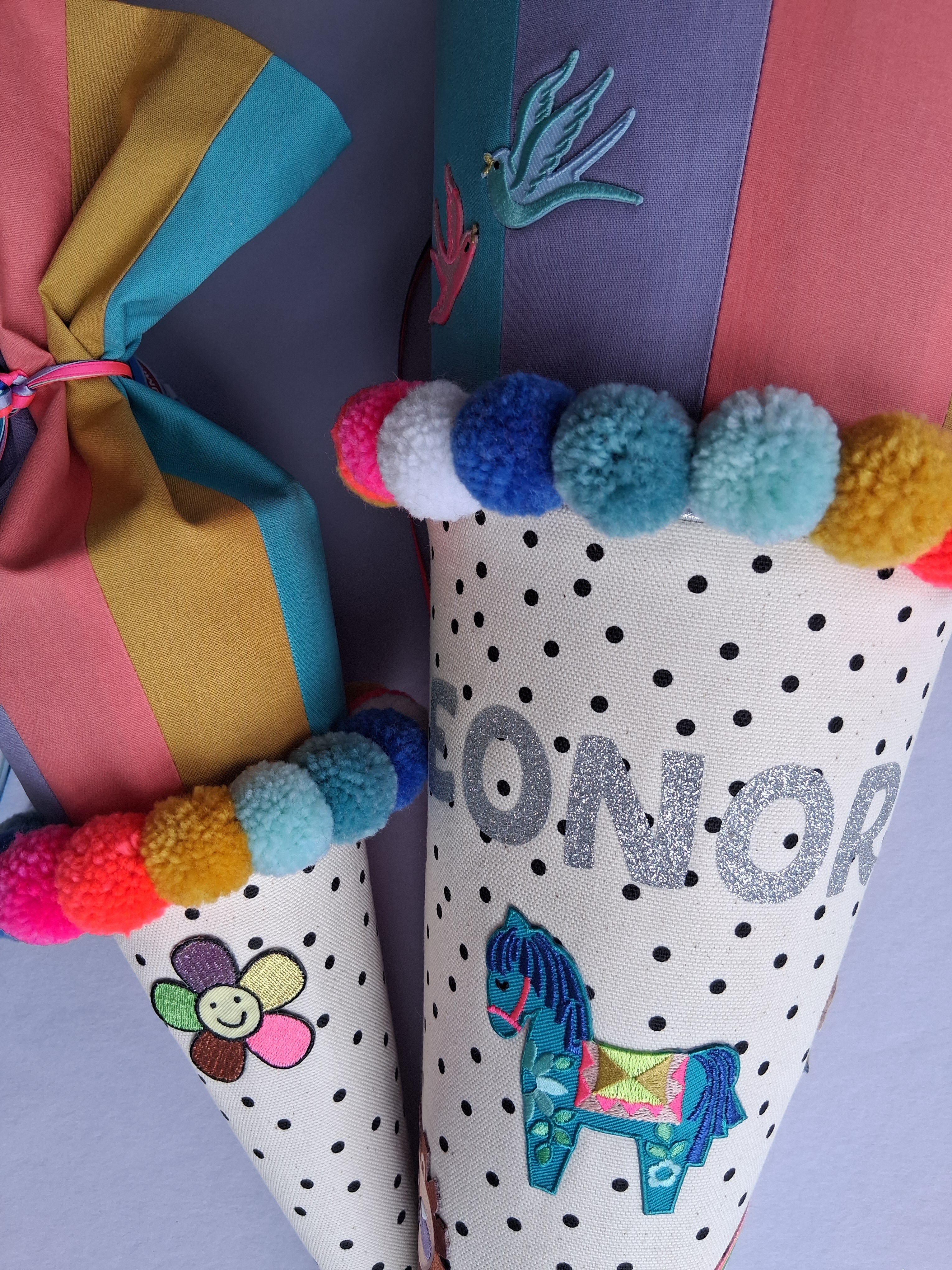 Superbunte Schultüte -Dots/Regenbogen