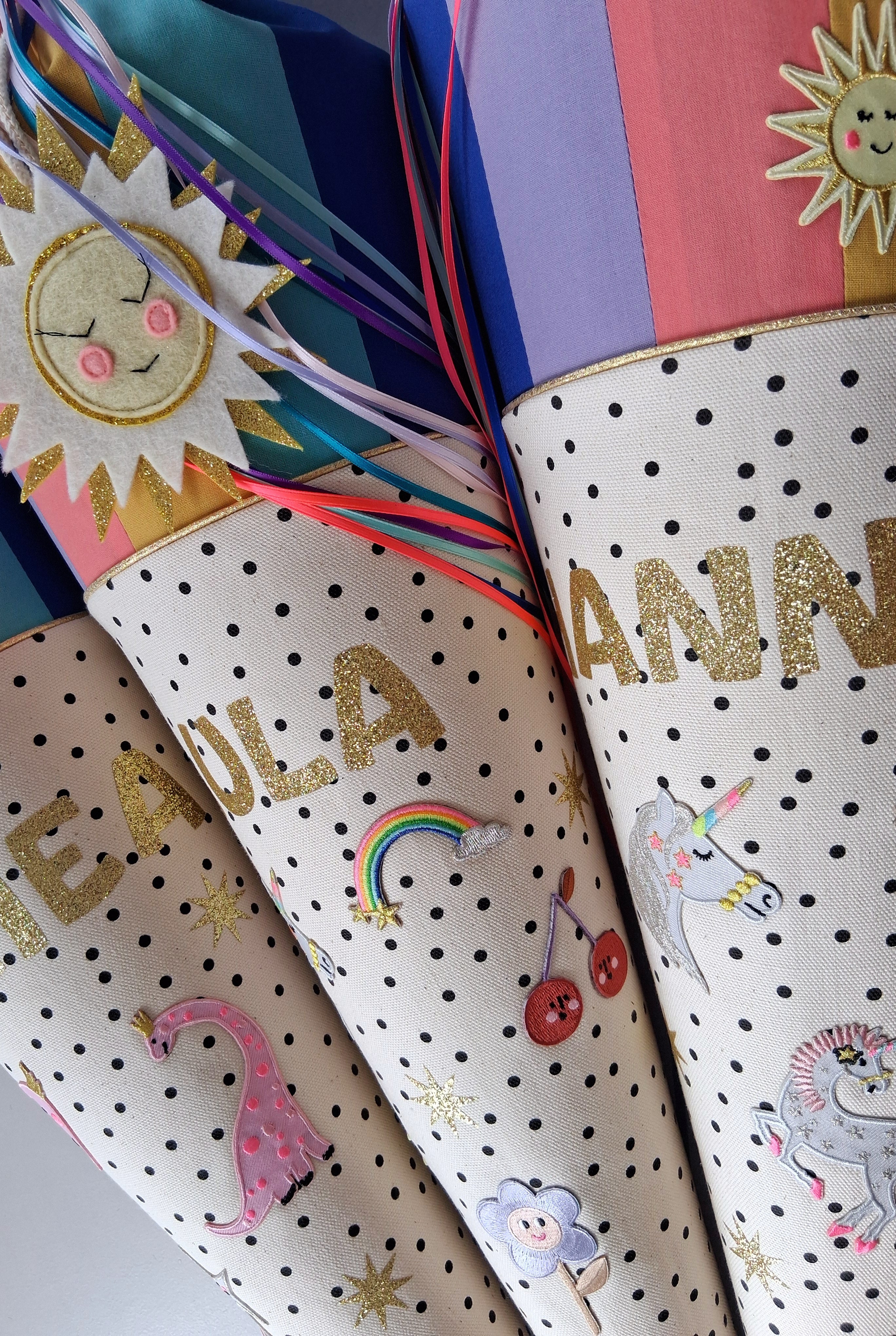 Superbunte Schultüte -Dots/Regenbogen
